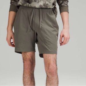 Lululemon bowline short strech ripstop grey sage color